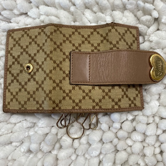 Gucci Diamante Heart Key Holder - Picture 12 of 14